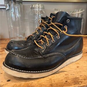 Red Wing Shoes Black Leather Men's Boots with Tan Laces